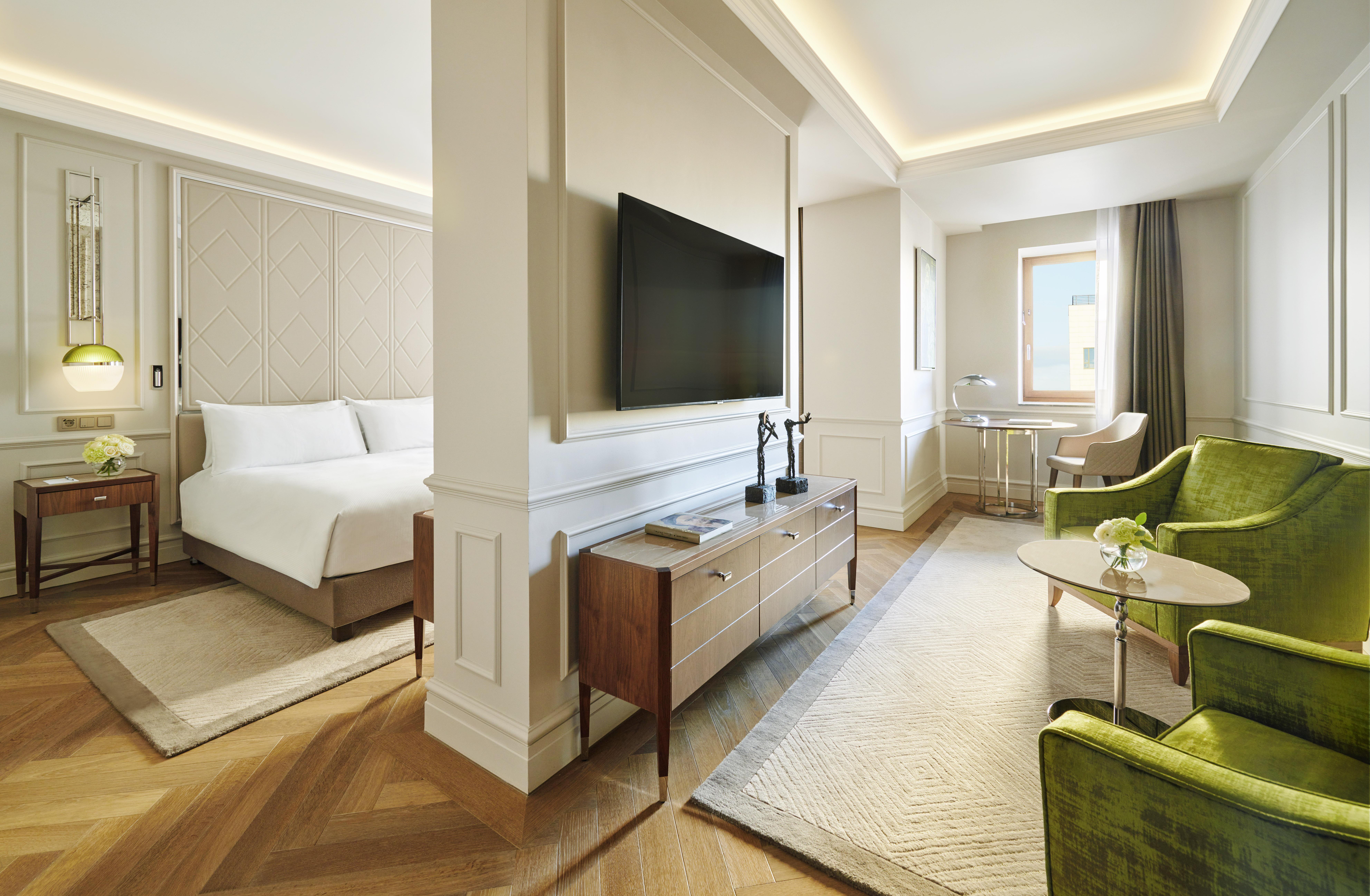 Intercontinental Athenee Palace Bucharest, An Ihg Hotel Экстерьер фото A suite at the hotel