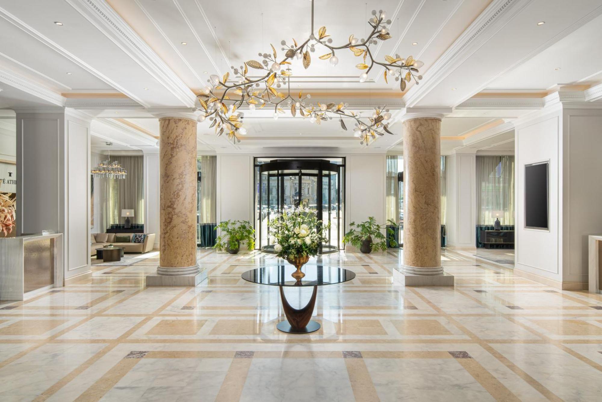 Intercontinental Athenee Palace Bucharest, An Ihg Hotel Экстерьер фото The lobby of the hotel